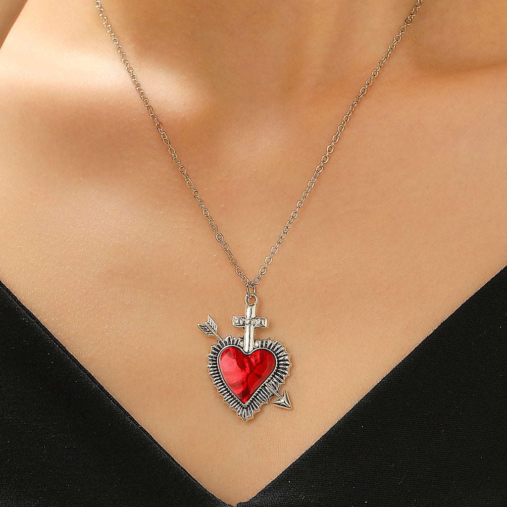 Fashion Personalized Gothic Heart Wings Necklace Vintage Creative One-shot Piercing Heart Collarbone Chain Accessories